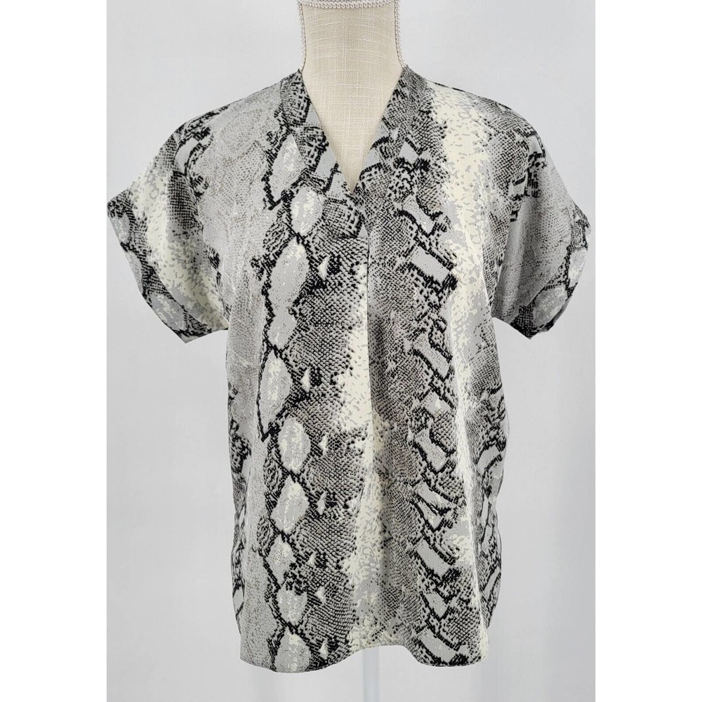 NYC Trends V Neck Reptile Print Top Blouse Size Small Cap Sleeve